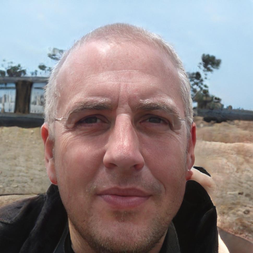 Portrait de Théo Marchand, monteur vidéo indépendant